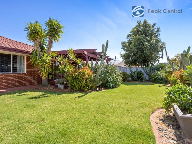 98 Baningan Avenue, Success WA 6164