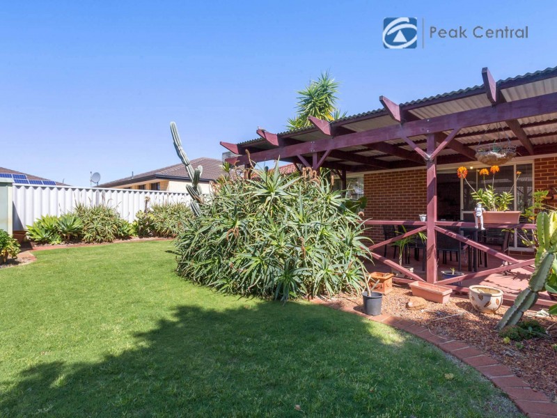 98 Baningan Avenue, Success WA 6164