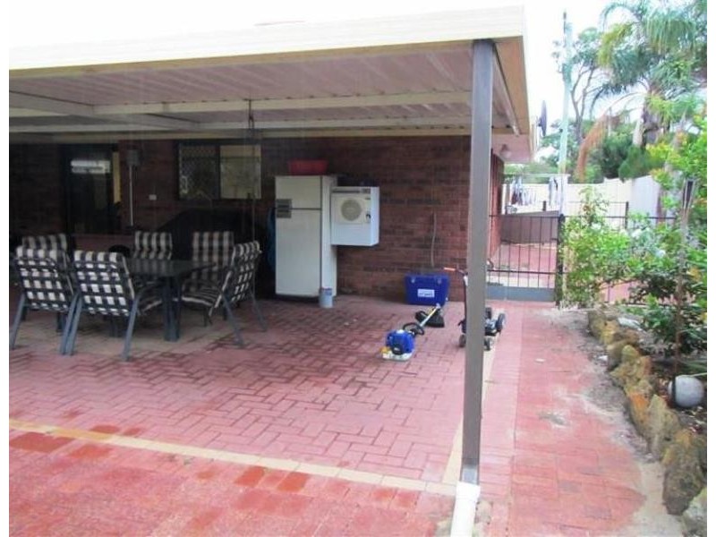 2 Gazania Grove, Yangebup WA 6164