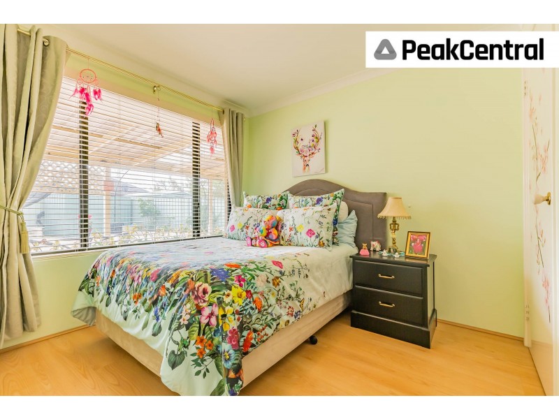 72 Folland Pde, Atwell WA 6164