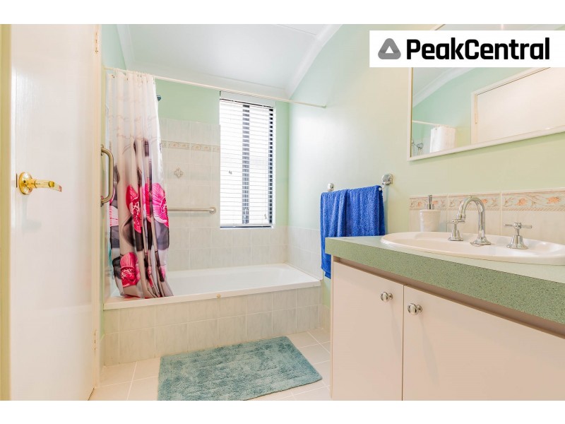 72 Folland Pde, Atwell WA 6164