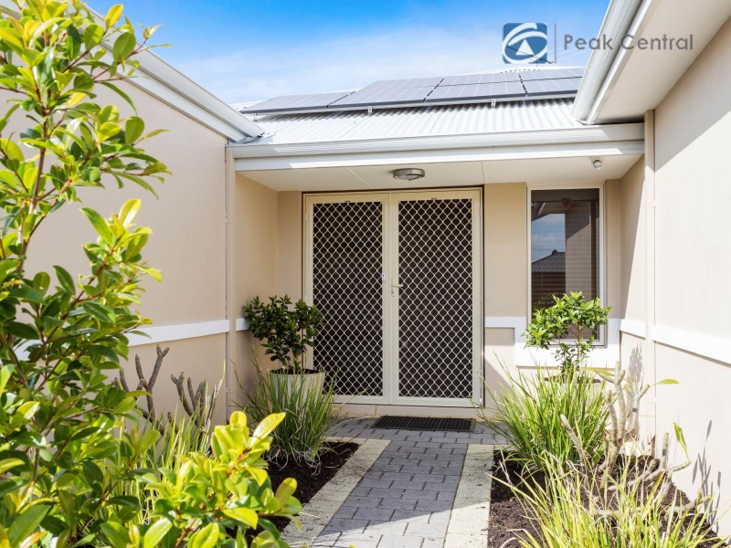 5 Tongaroo Bvd, Success WA 6164