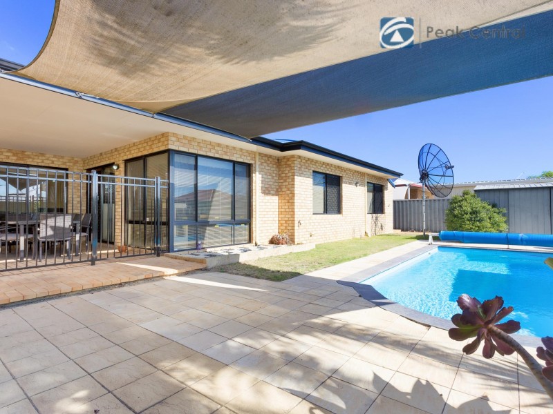 4 Lakehurst Way, Atwell WA 6164