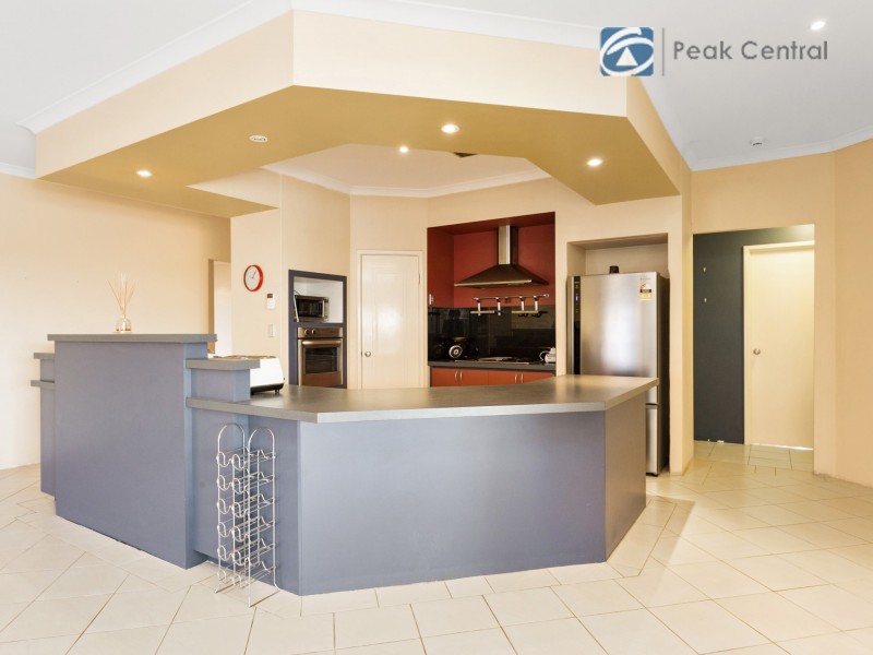 4 Lakehurst Way, Atwell WA 6164