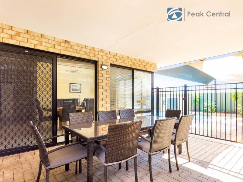 4 Lakehurst Way, Atwell WA 6164