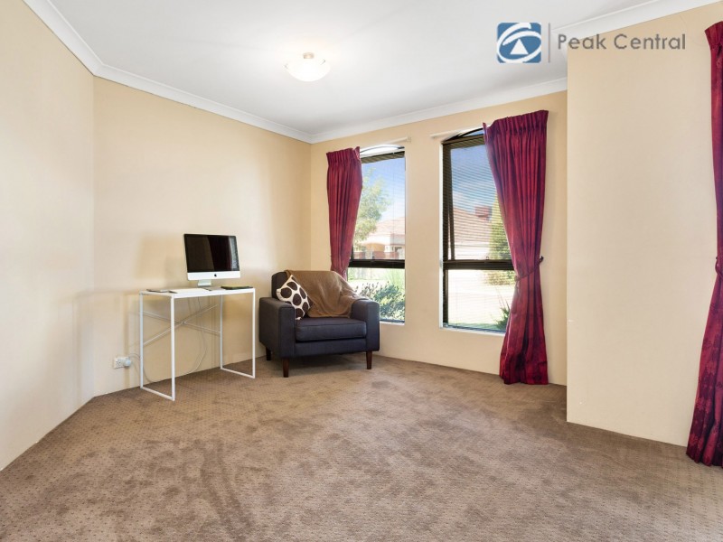 4 Lakehurst Way, Atwell WA 6164