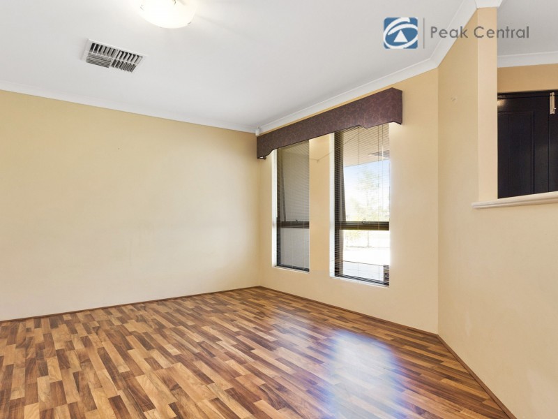 4 Lakehurst Way, Atwell WA 6164