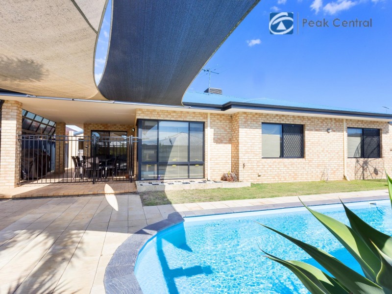 4 Lakehurst Way, Atwell WA 6164