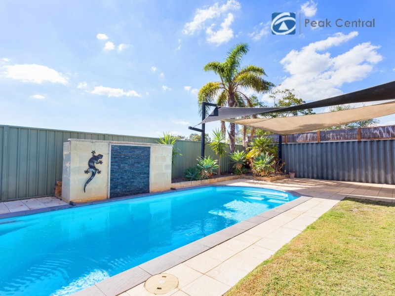 4 Lakehurst Way, Atwell WA 6164