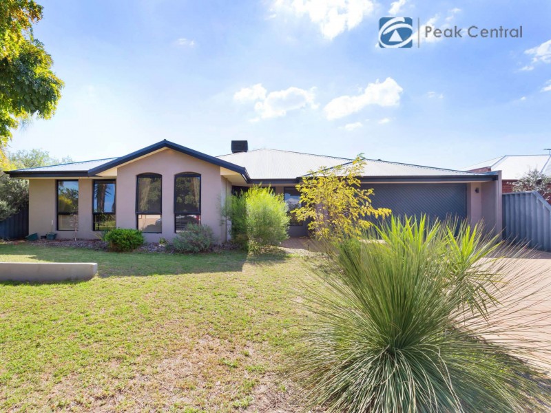 4 Lakehurst Way, Atwell WA 6164