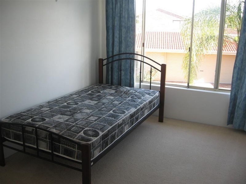 2 Townshend Rd, Kardinya WA 6163