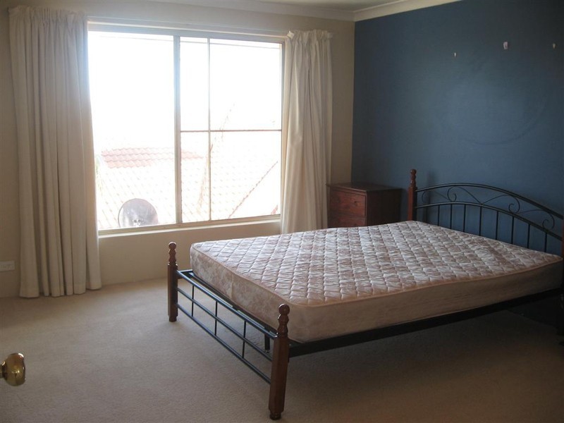 2 Townshend Rd, Kardinya WA 6163