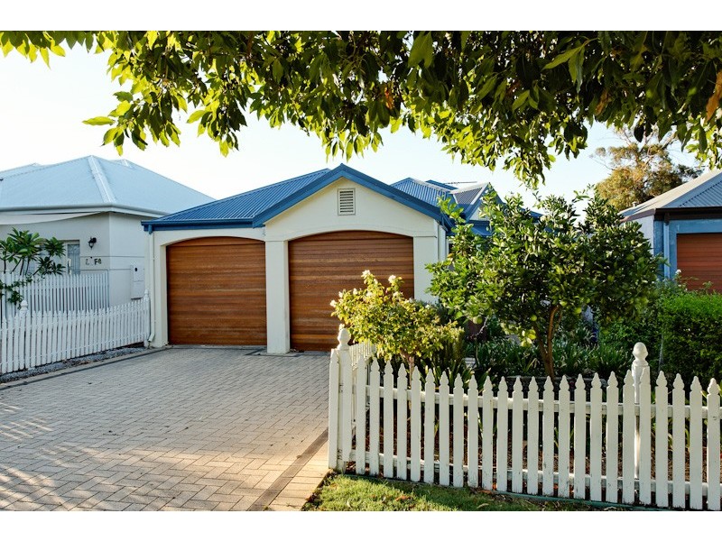 73A Kennedy St, Alfred Cove WA 6154