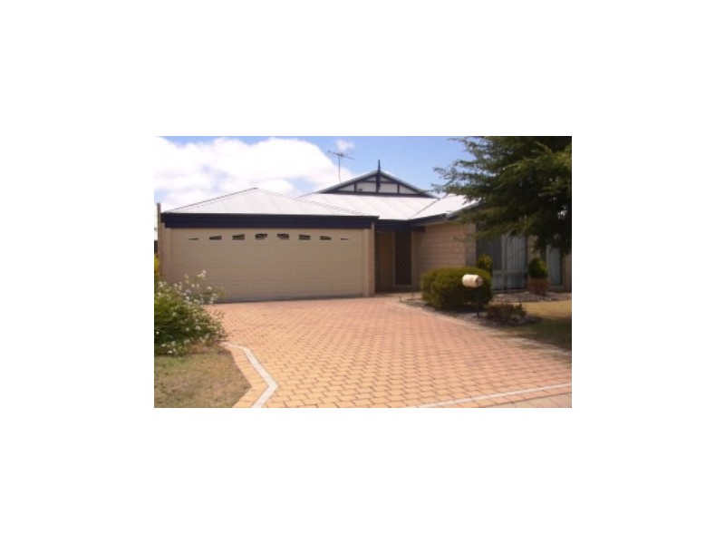 8 Tozer Loop, Atwell WA 6164