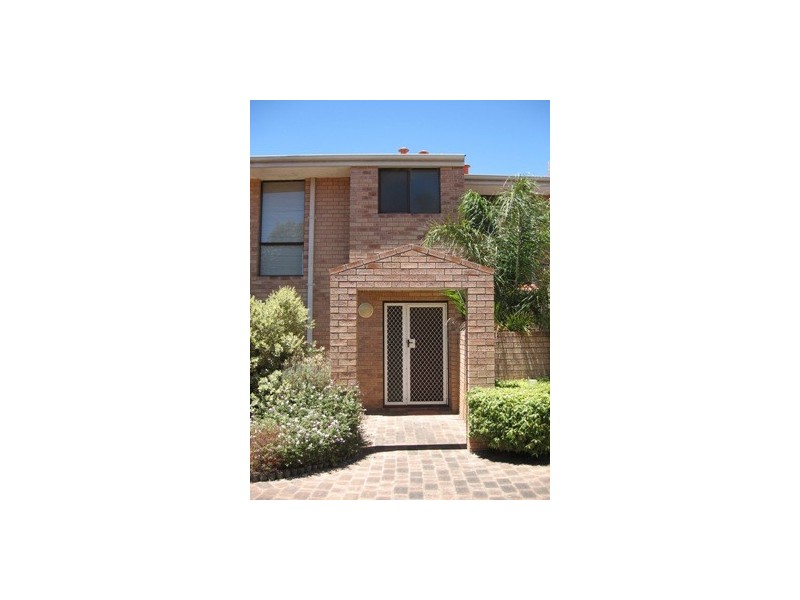 4/46  Ainsworth Loop, Booragoon WA 6154