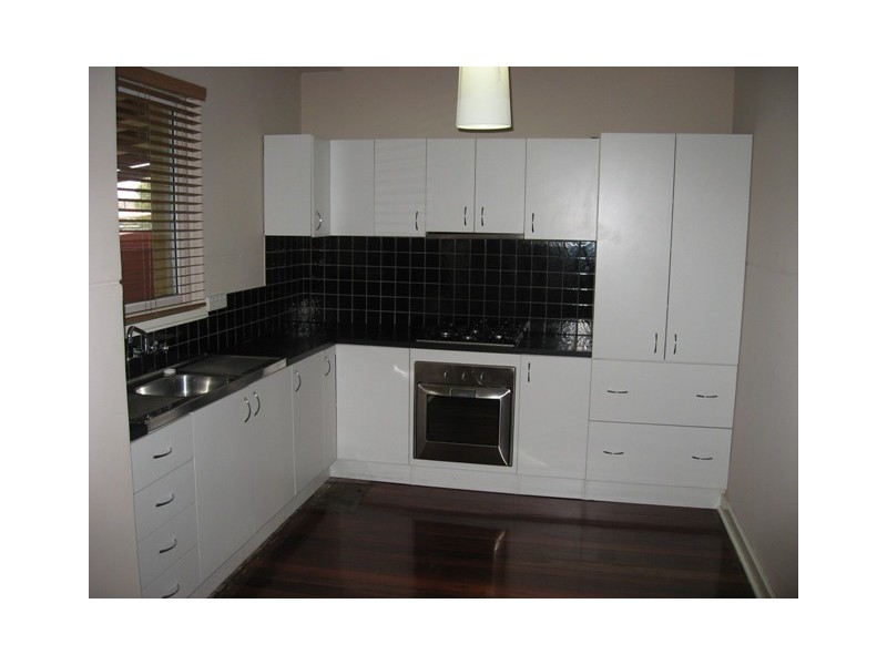 98 Kitchener Road, Alfred Cove WA 6154