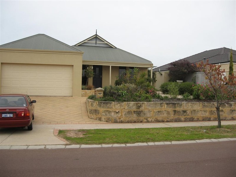 34 Freshwater Drive, Atwell WA 6164