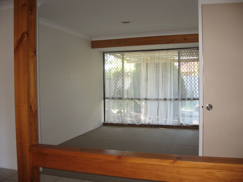 9 Fowler Row, Leeming WA 6149