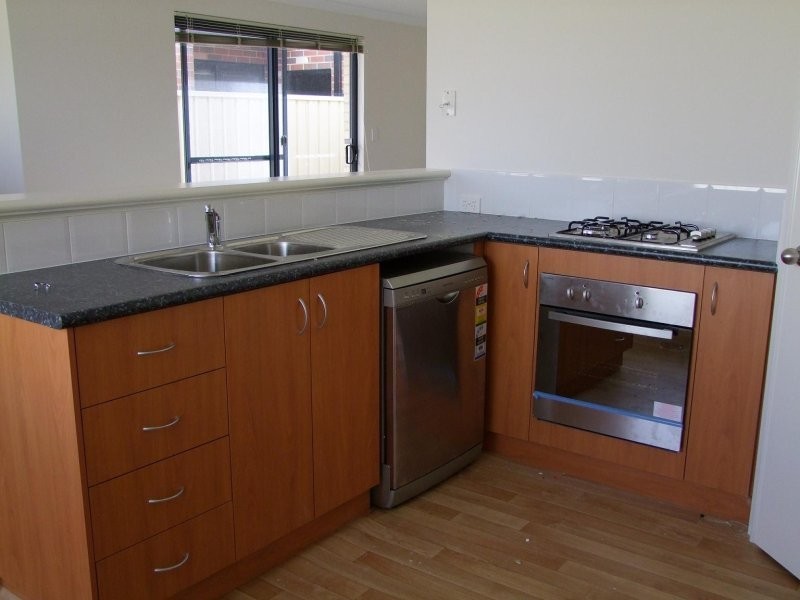 3/7 Barfield Road, Hammond Park WA 6164