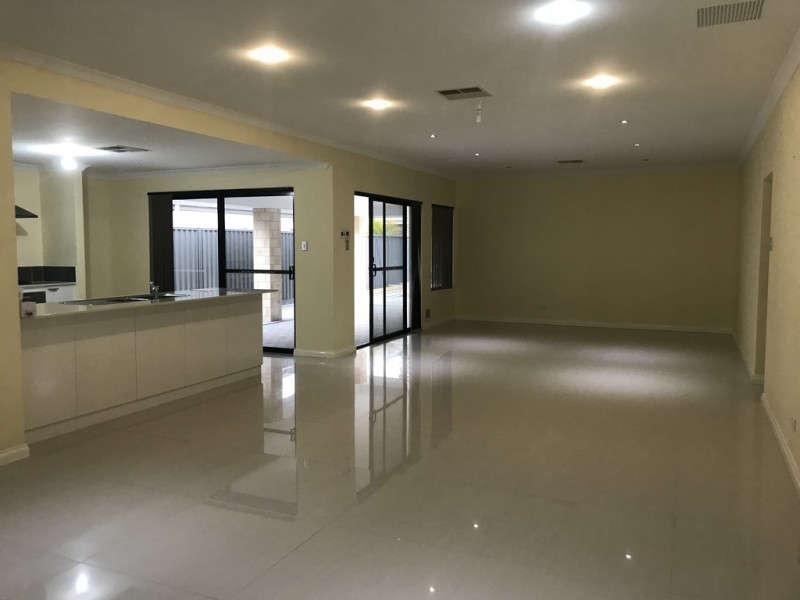 14 Whitehorse Drive, Harrisdale WA 6112