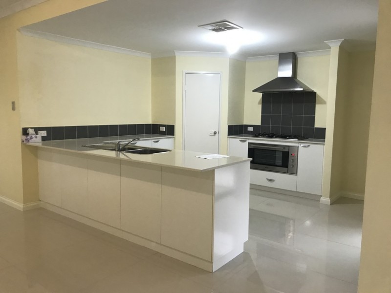 14 Whitehorse Drive, Harrisdale WA 6112