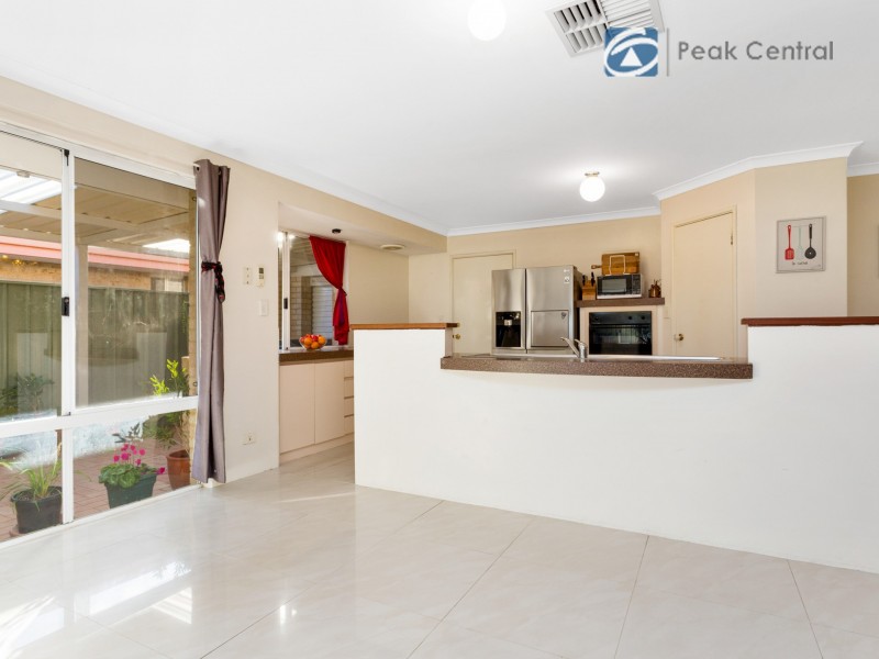 1 Barcroft Court, Atwell WA 6164