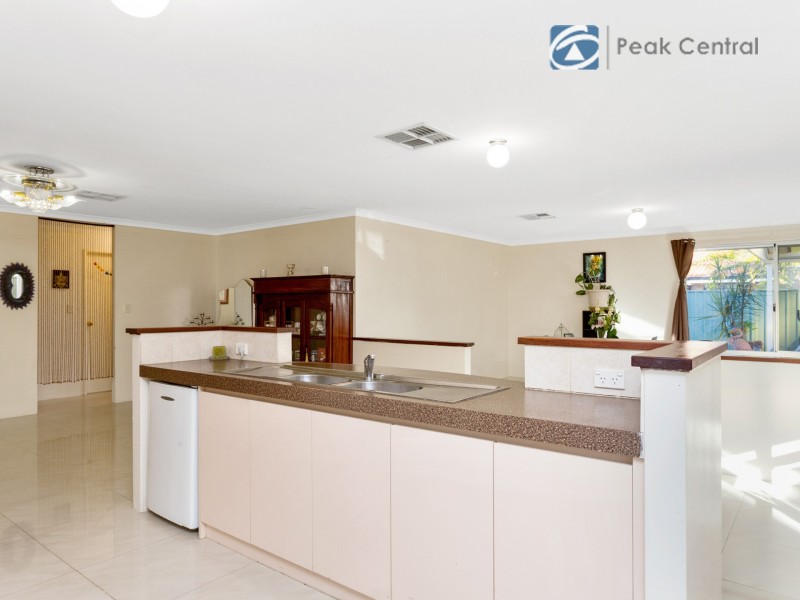 1 Barcroft Court, Atwell WA 6164