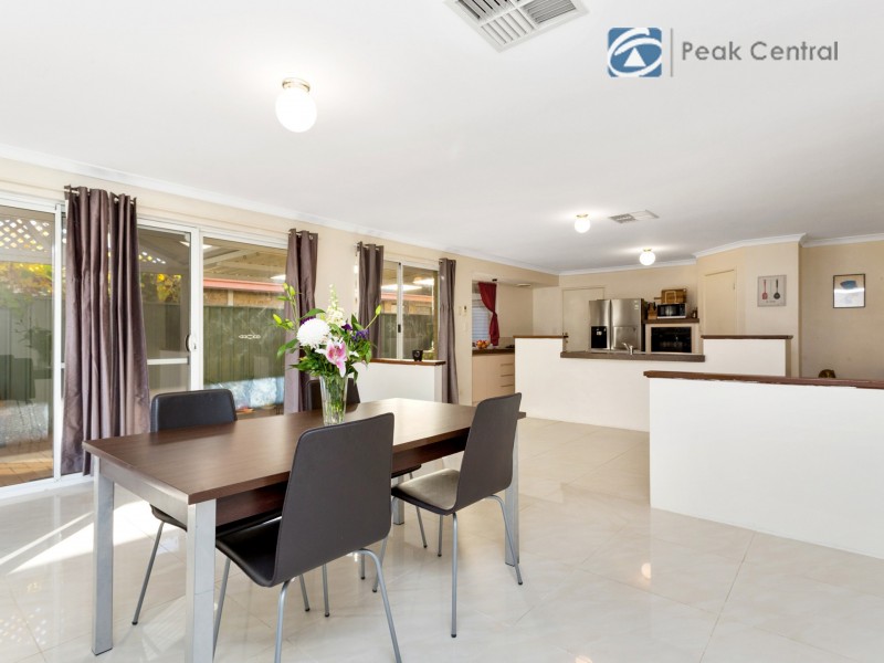 1 Barcroft Court, Atwell WA 6164