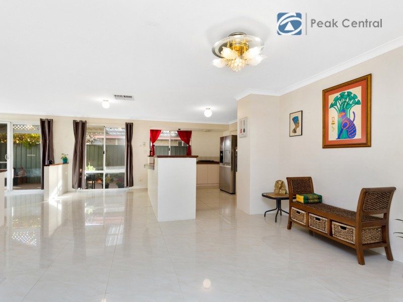 1 Barcroft Court, Atwell WA 6164