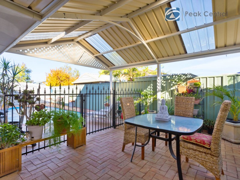 1 Barcroft Court, Atwell WA 6164