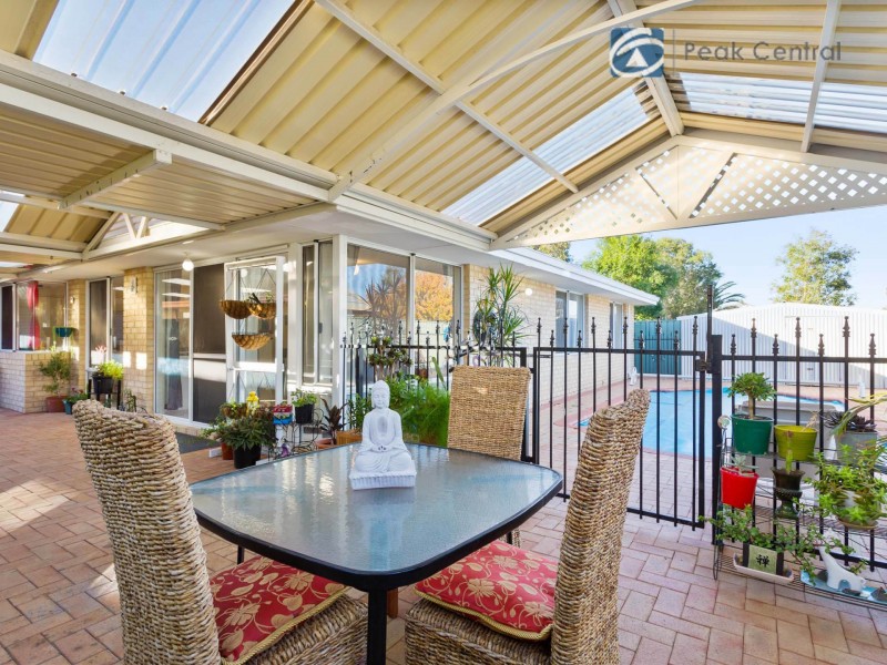 1 Barcroft Court, Atwell WA 6164