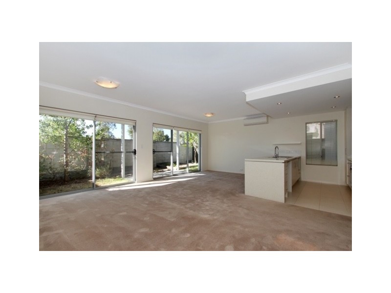 20/18 Deanmore Bend, Hammond Park WA 6164
