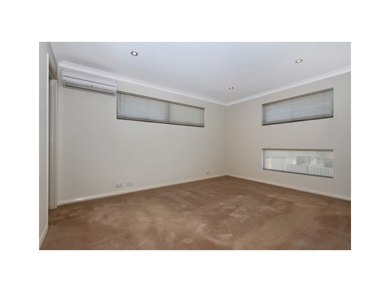 20/18 Deanmore Bend, Hammond Park WA 6164