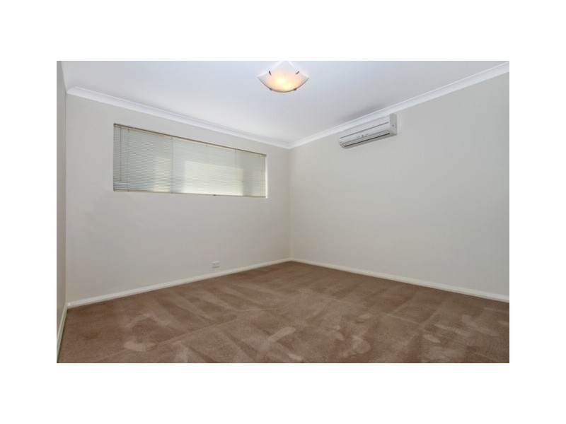 20/18 Deanmore Bend, Hammond Park WA 6164