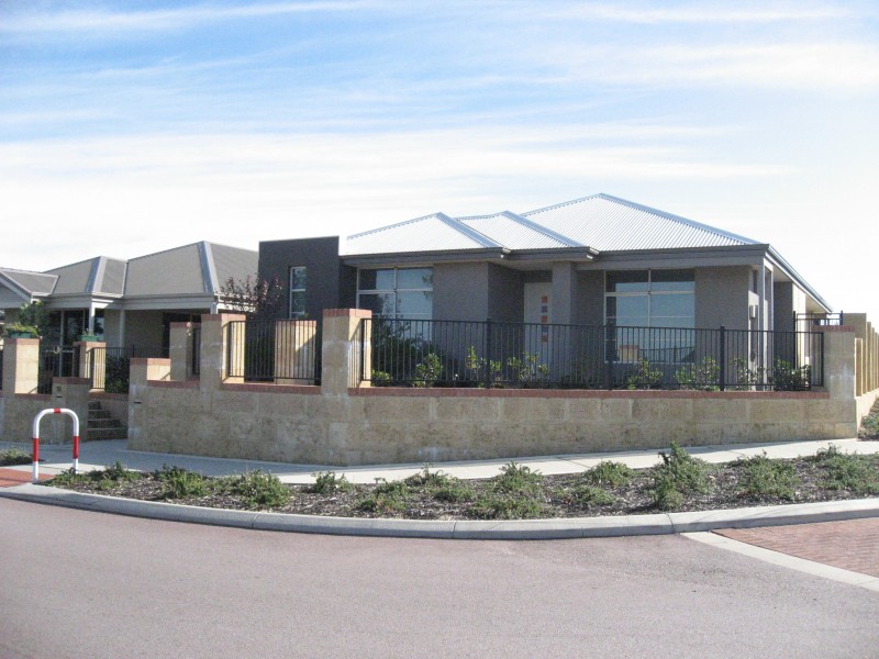 8 Caribbean Turn, Aubin Grove WA 6164