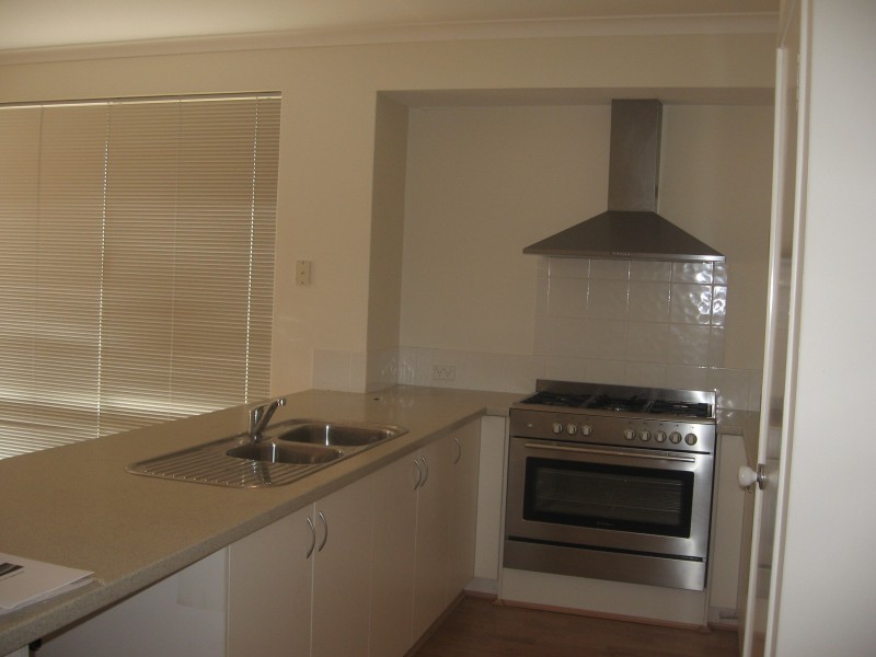 8 Caribbean Turn, Aubin Grove WA 6164