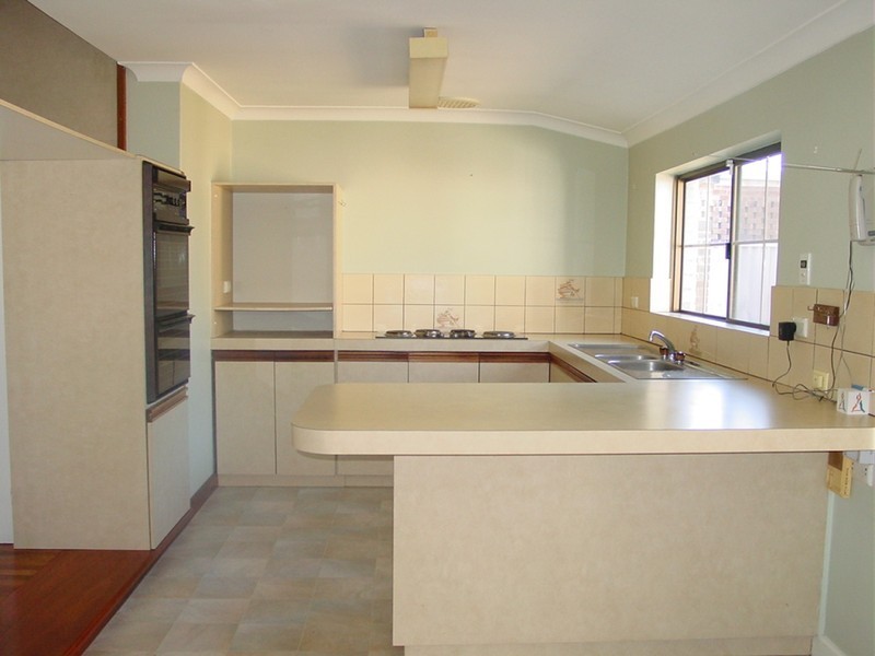 152 Kitchener Road, Alfred Cove WA 6154