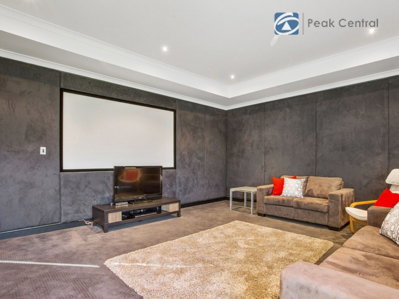 6 Plymouth Corner, Success WA 6164