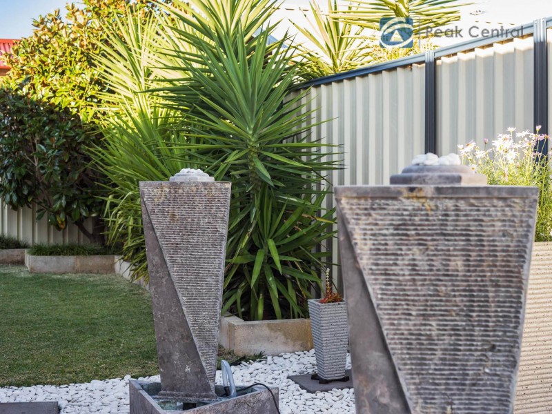 6 Plymouth Corner, Success WA 6164