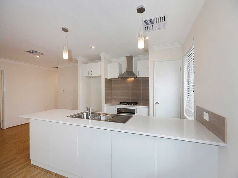 9 Aiken Court, Success WA 6164