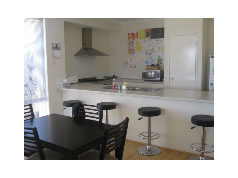 8 Caribbean Turn, Atwell WA 6164