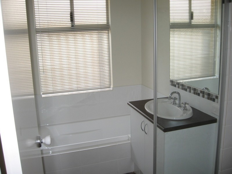 8 Caribbean Turn, Atwell WA 6164