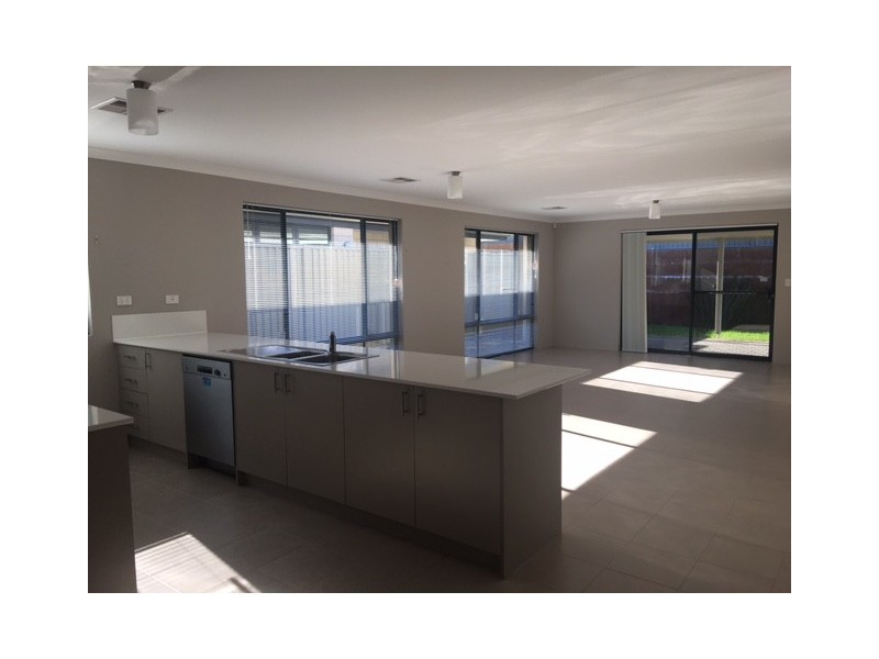 51 Litchfield Circle WANDI, Wandi WA 6167