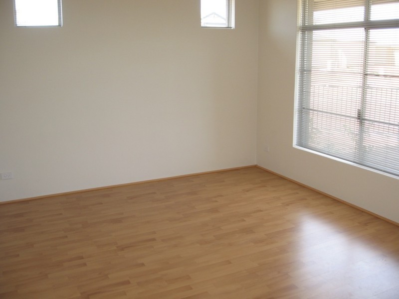 8 Carribean Turn, Atwell WA 6164