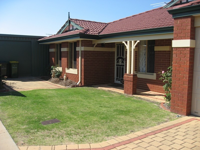 2 Heath Close, Atwell WA 6164