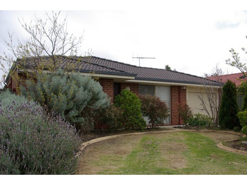 16 Wah Court, Atwell WA 6164