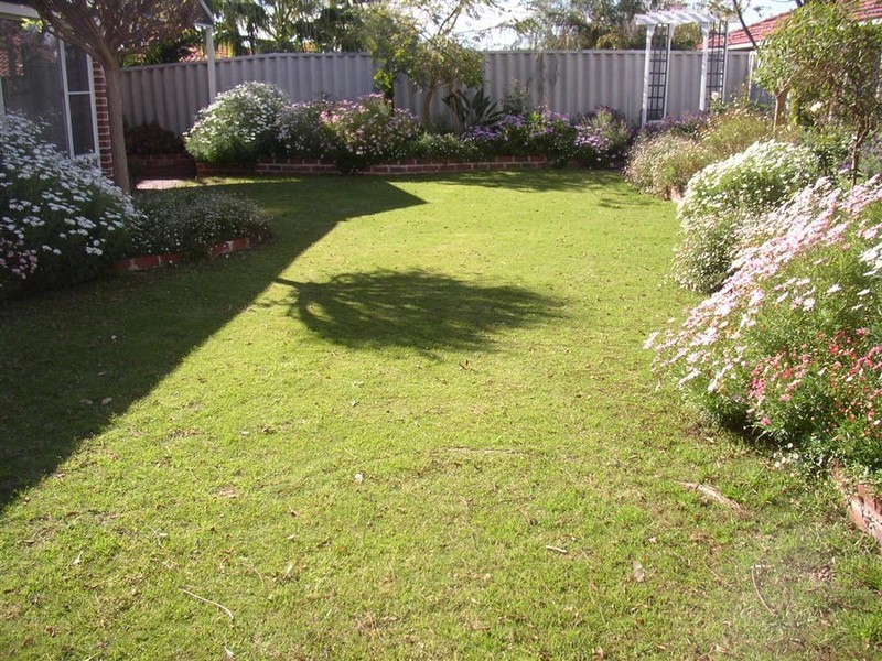 25 Freshwater Drive, Atwell WA 6164