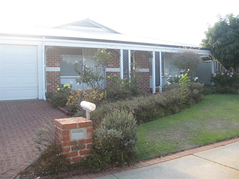 25 Freshwater Drive, Atwell WA 6164