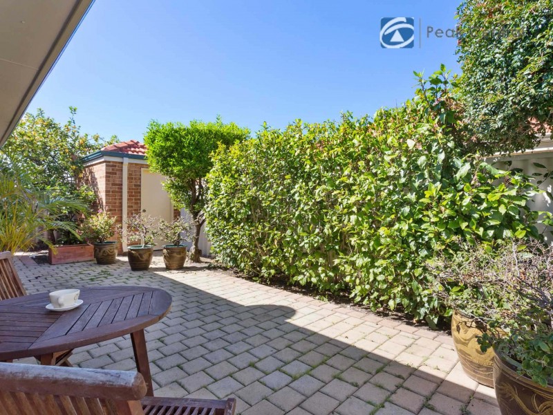 86A Kitchener Road, Alfred Cove WA 6154