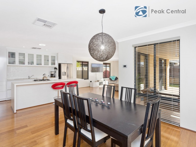 223 Bartram Road, Atwell WA 6164